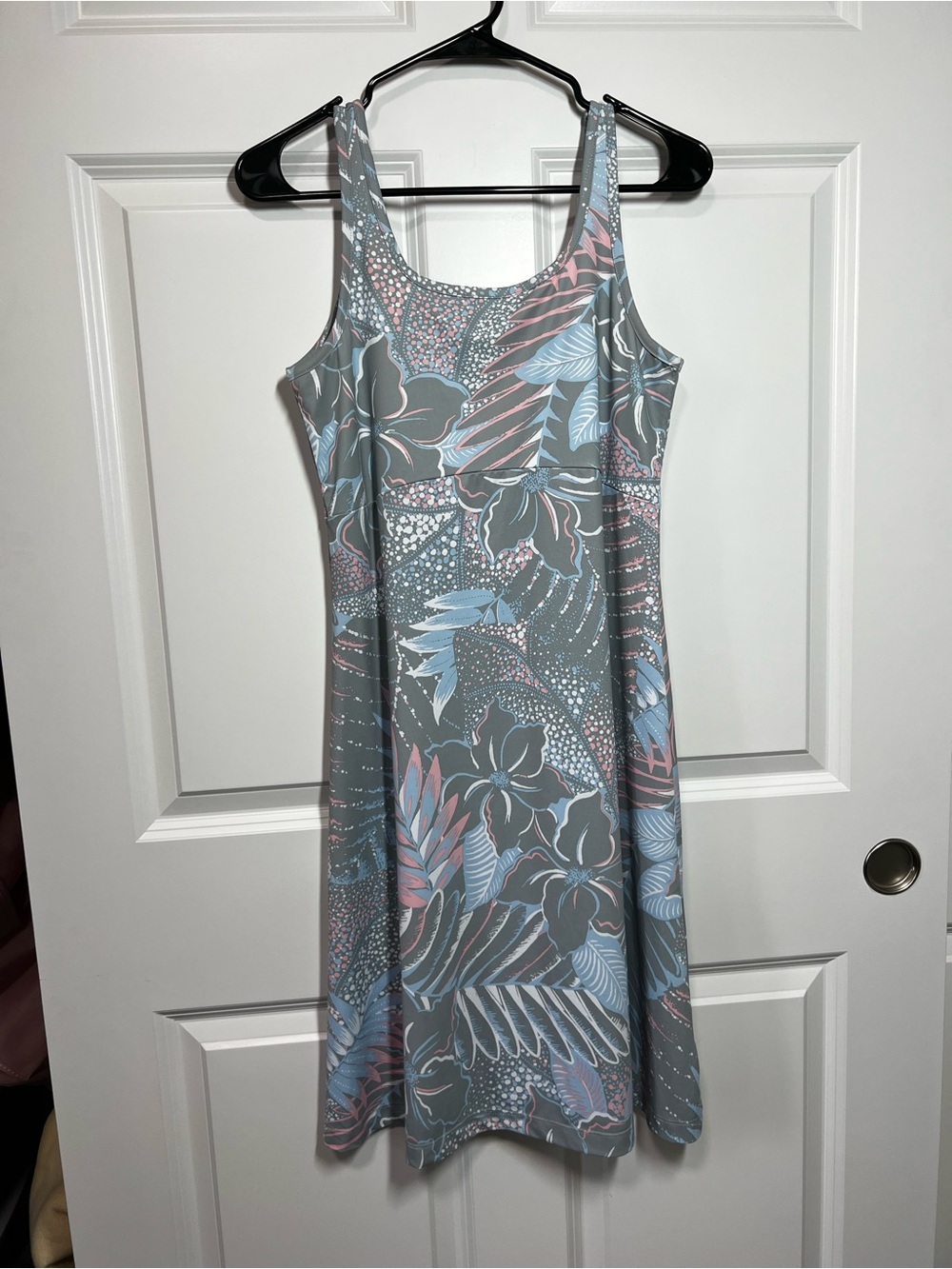 Columbia Omni Freeze Performance Fishing Gear Cooling Grey Pink Blue Dress Med